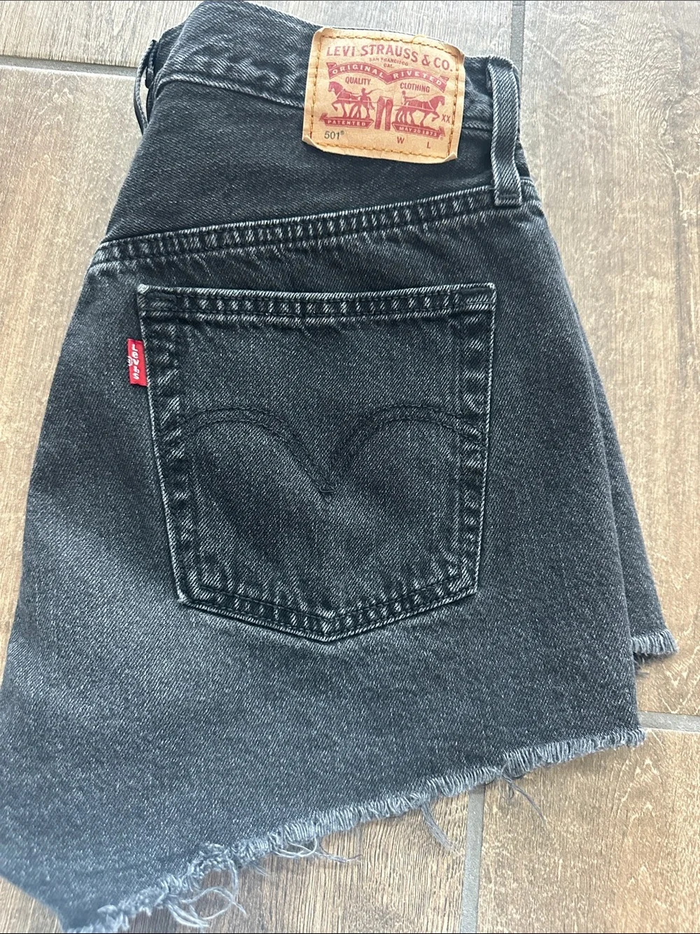 Levi’s button fly Women’s Frayed Hem Denim Shorts - Black, Light Blue, Dark Blue - Picture 4 of 9